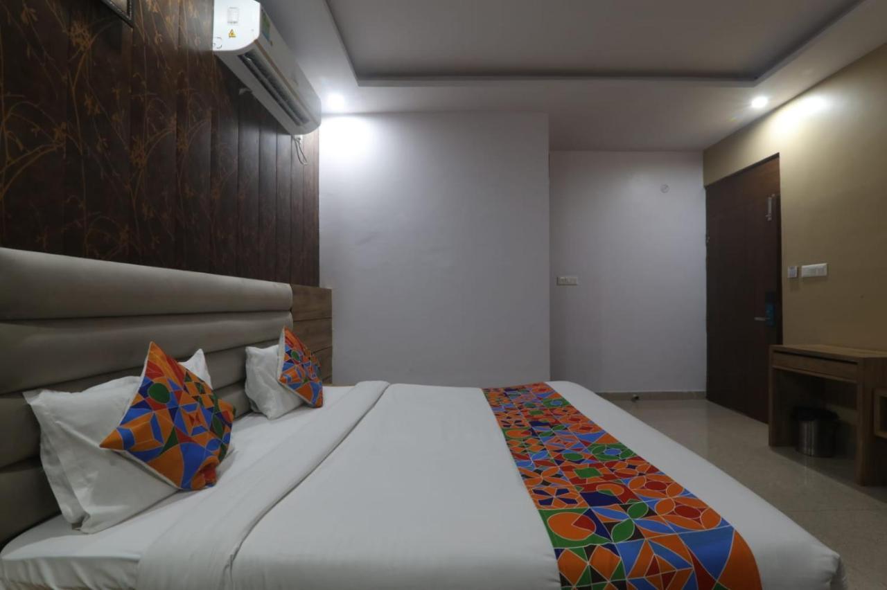 Icyhotels Hl Inn Chinhat Eksteriør bilde